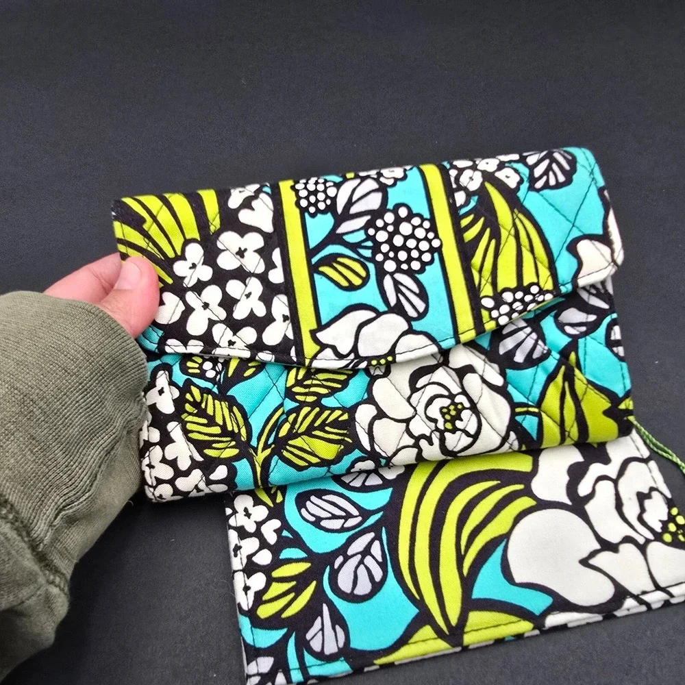 Vera Bradley Strap Wallet Purse and Checkbook Cover Set ISLAND BLOOMS NEW - Picture 9 of 10